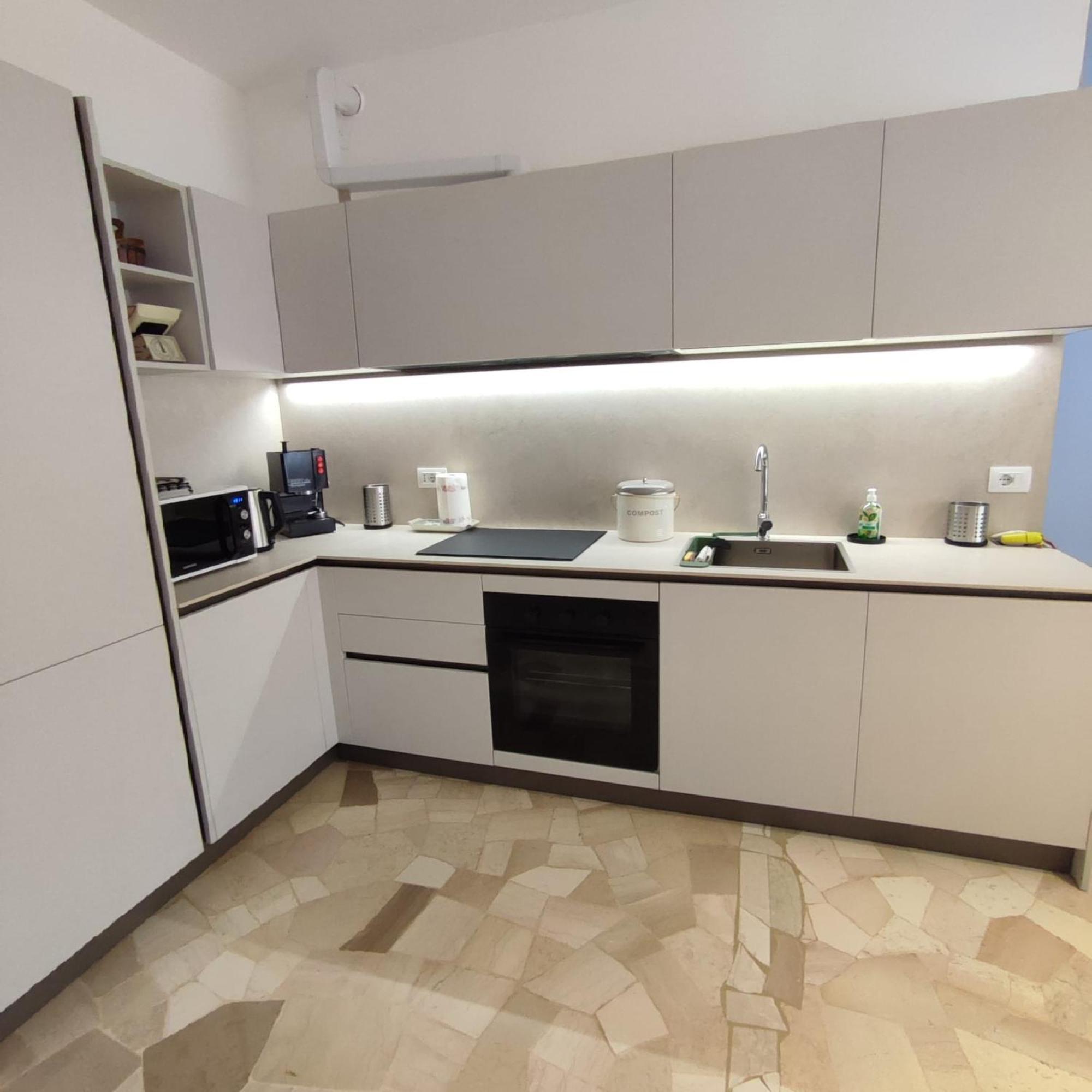 Bilocale In Via Principale Vicino Piazza Nember Lido di Jesolo