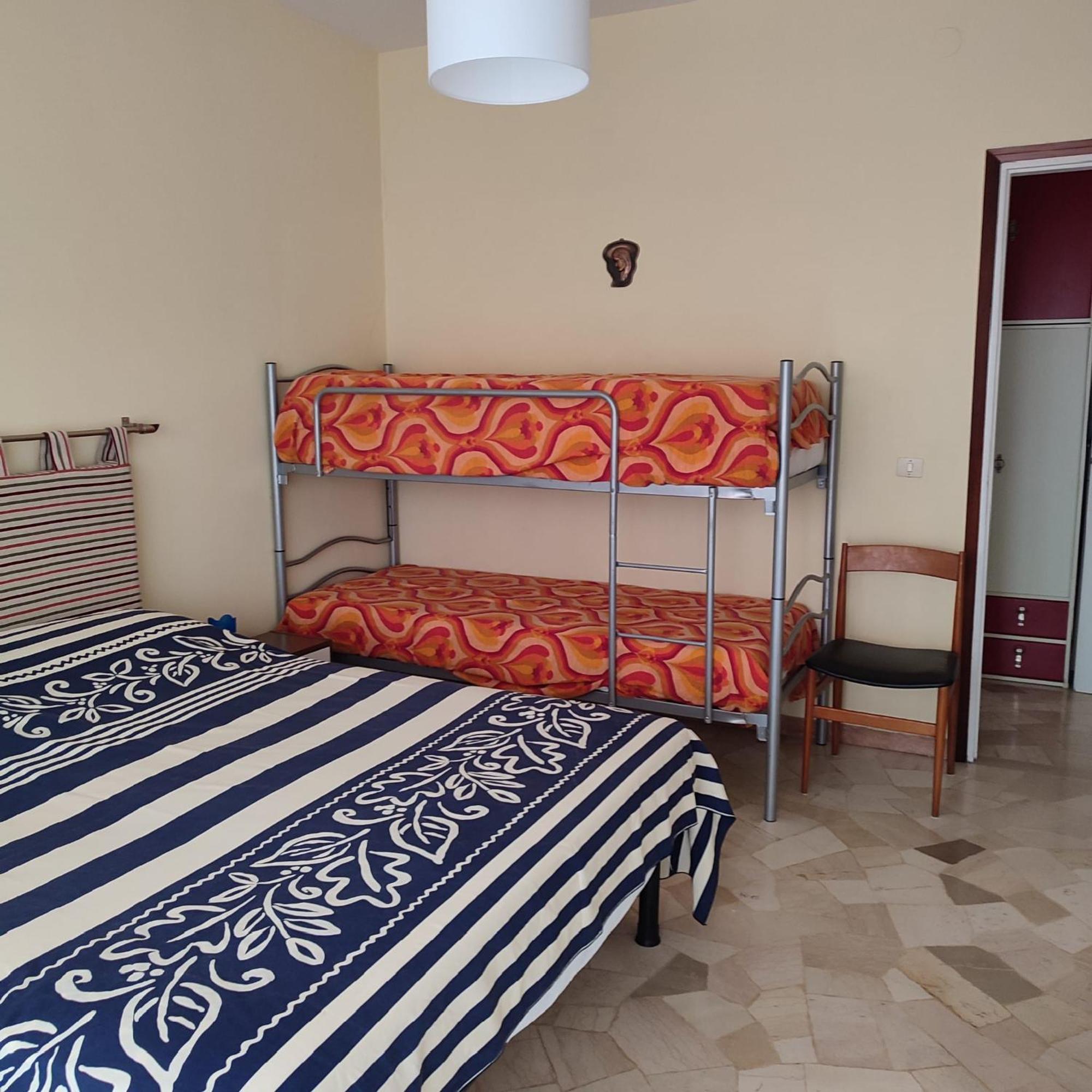 Appartamento Bilocale In Via Principale Vicino Piazza Nember *