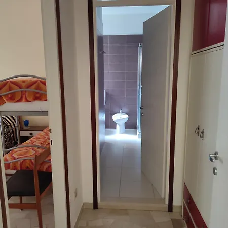 Bilocale In Via Principale Vicino Piazza Nember Apartment Lido di Jesolo