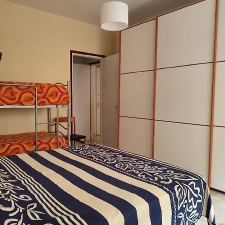 Appartamento Bilocale In Via Principale Vicino Piazza Nember