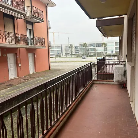 Apartment Bilocale In Via Principale Vicino Piazza Nember Lido di Jesolo